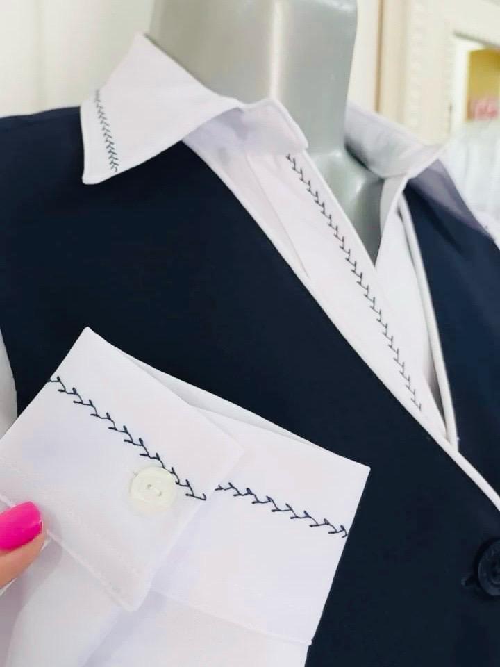 Blusa Casanova Bordado Azul (Manga Larga)