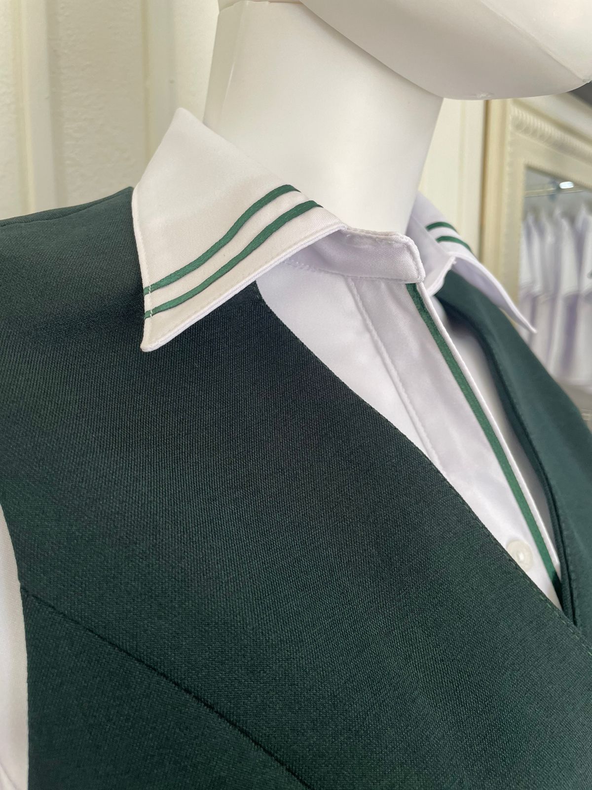 Blusa Casanova Satin Verde(Manga Larga)