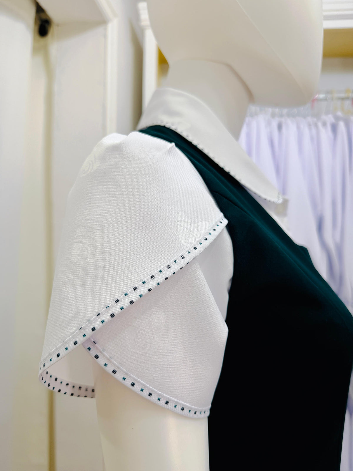 Blusa Pettal Cuello Bebe Verde (Manga Corta)