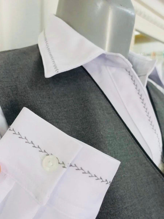 Blusa Casanova Bordado Gris(Manga Larga)